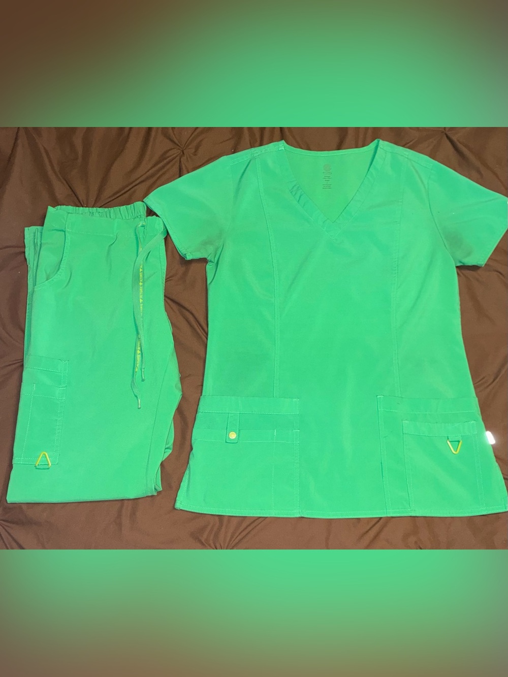 Clover Green Med Couture Activate Scrub Set